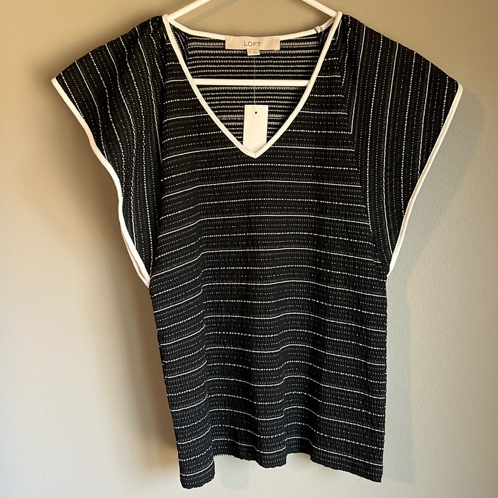 Loft flutter sleeve top size S